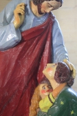 Figurengruppe-Christus-tröstet-eine-Kriegswitwe